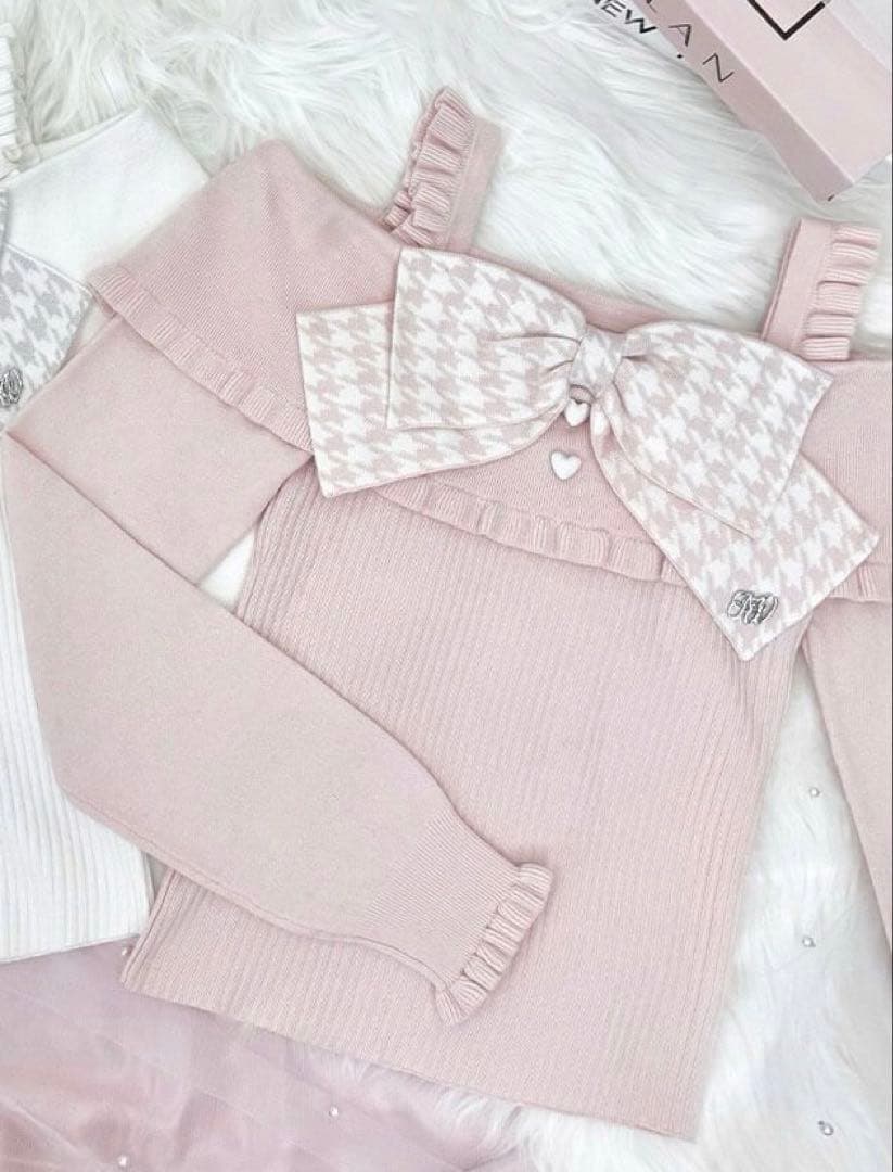 ハニーミュウ HONEY MEW　ビッグリボンオフショルニット　トップス　ピンク ハニーミュウ HONEY MEW ビッグリボンオフショルニット トップス