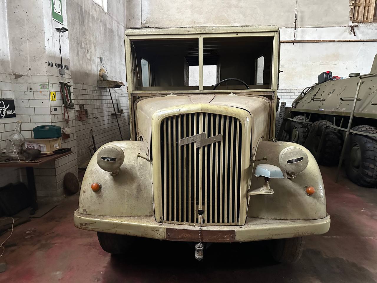 Opel Blitz LF 8-44