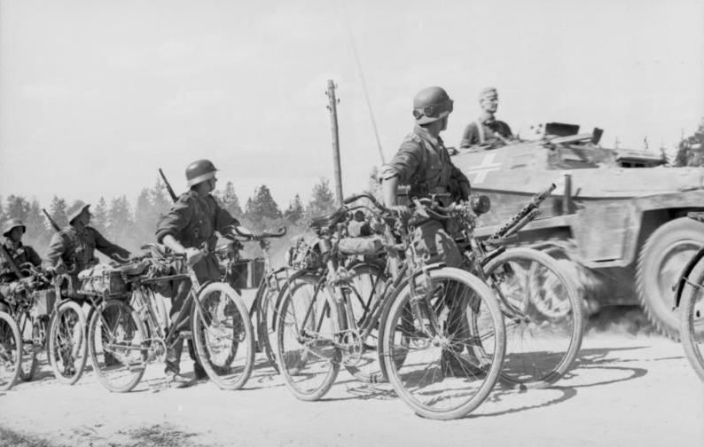 Історичне фото Truppenfahrrad